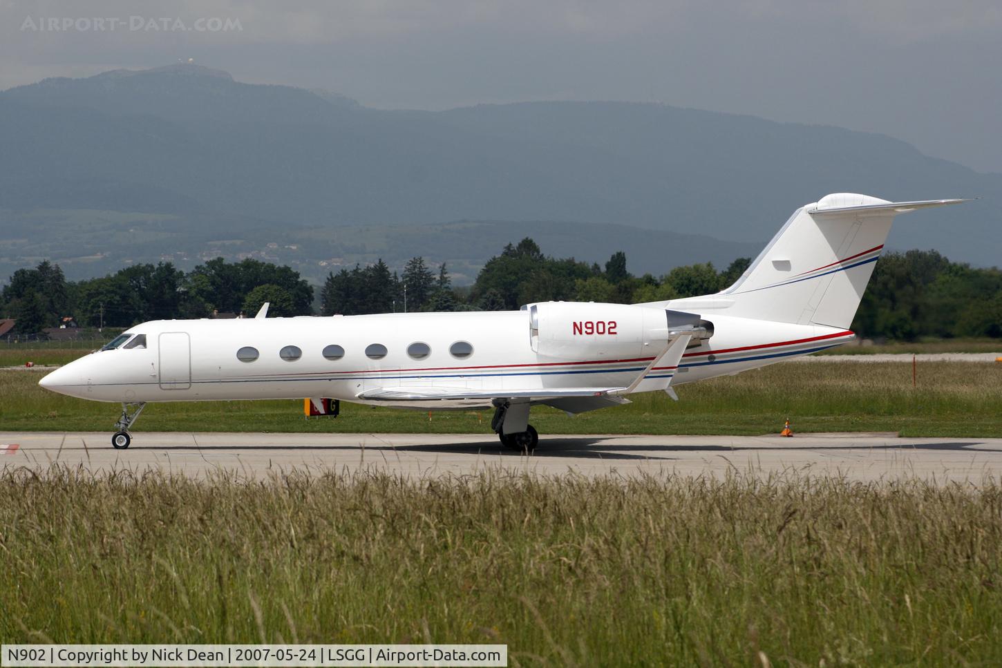 N902, 1997 Gulfstream Aerospace G-IV C/N 1310, LSGG