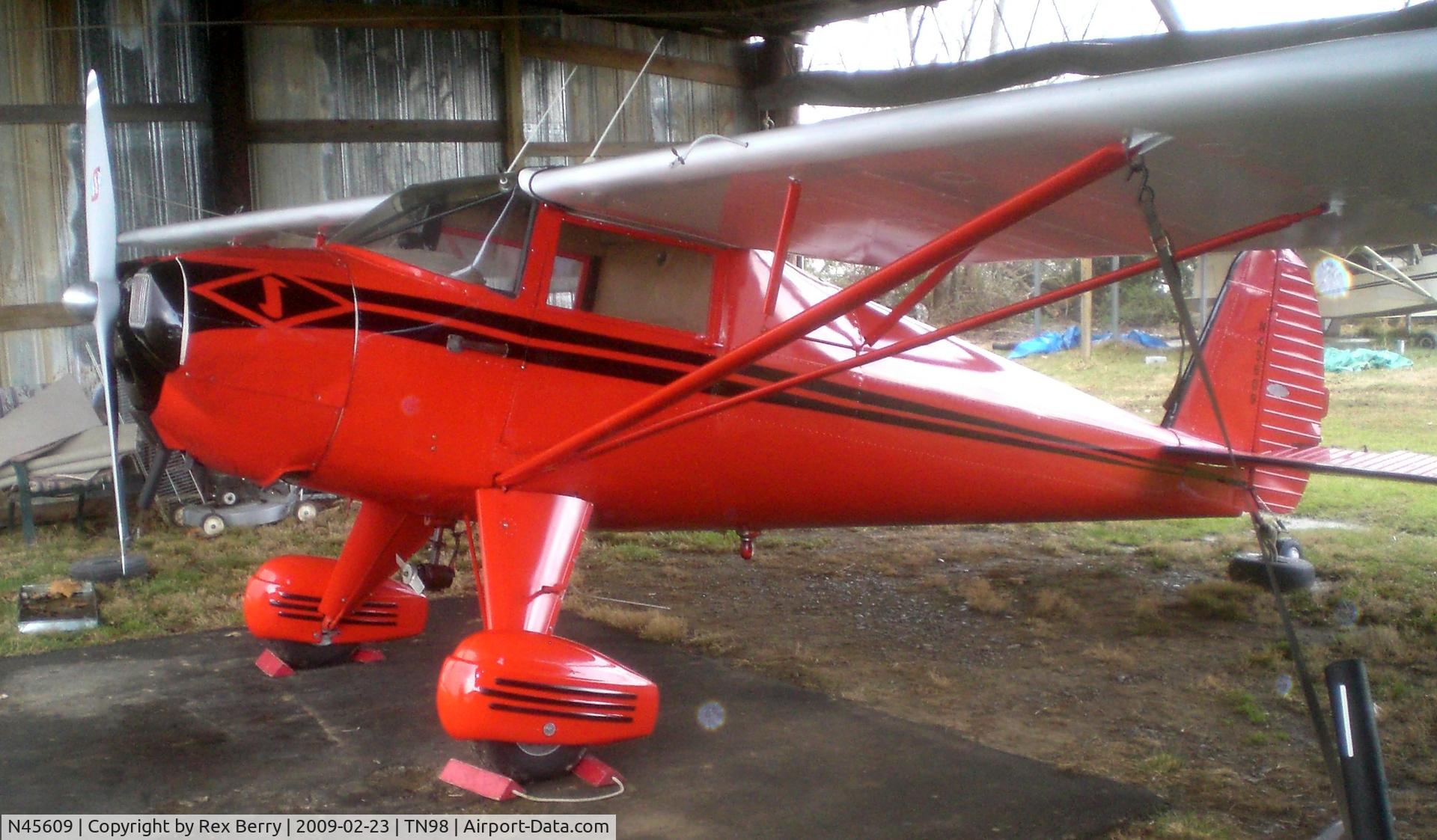 N45609, 1946 Silvaire Luscombe 8A C/N 2136, N45609 at home base TN98