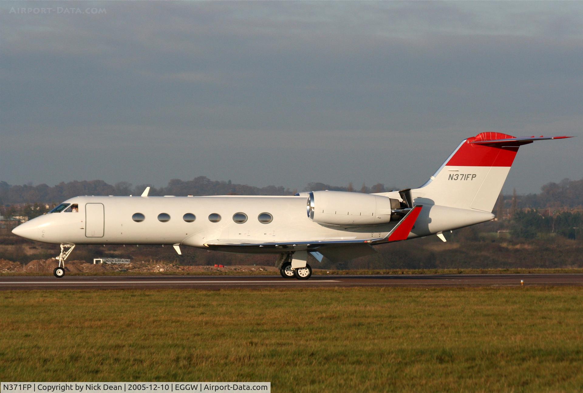 N371FP, 1999 Gulfstream Aerospace G-IV C/N 1371, EGGW