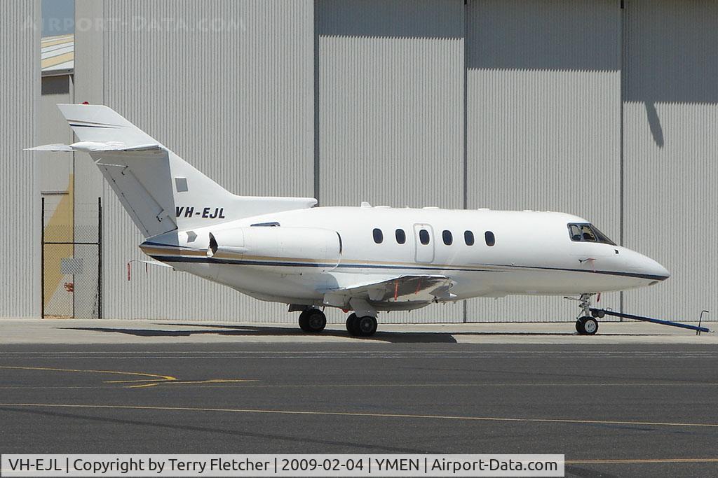 VH-EJL, 1996 Raytheon Hawker 800XPi C/N 258295, Hawker 800XP at Essendon