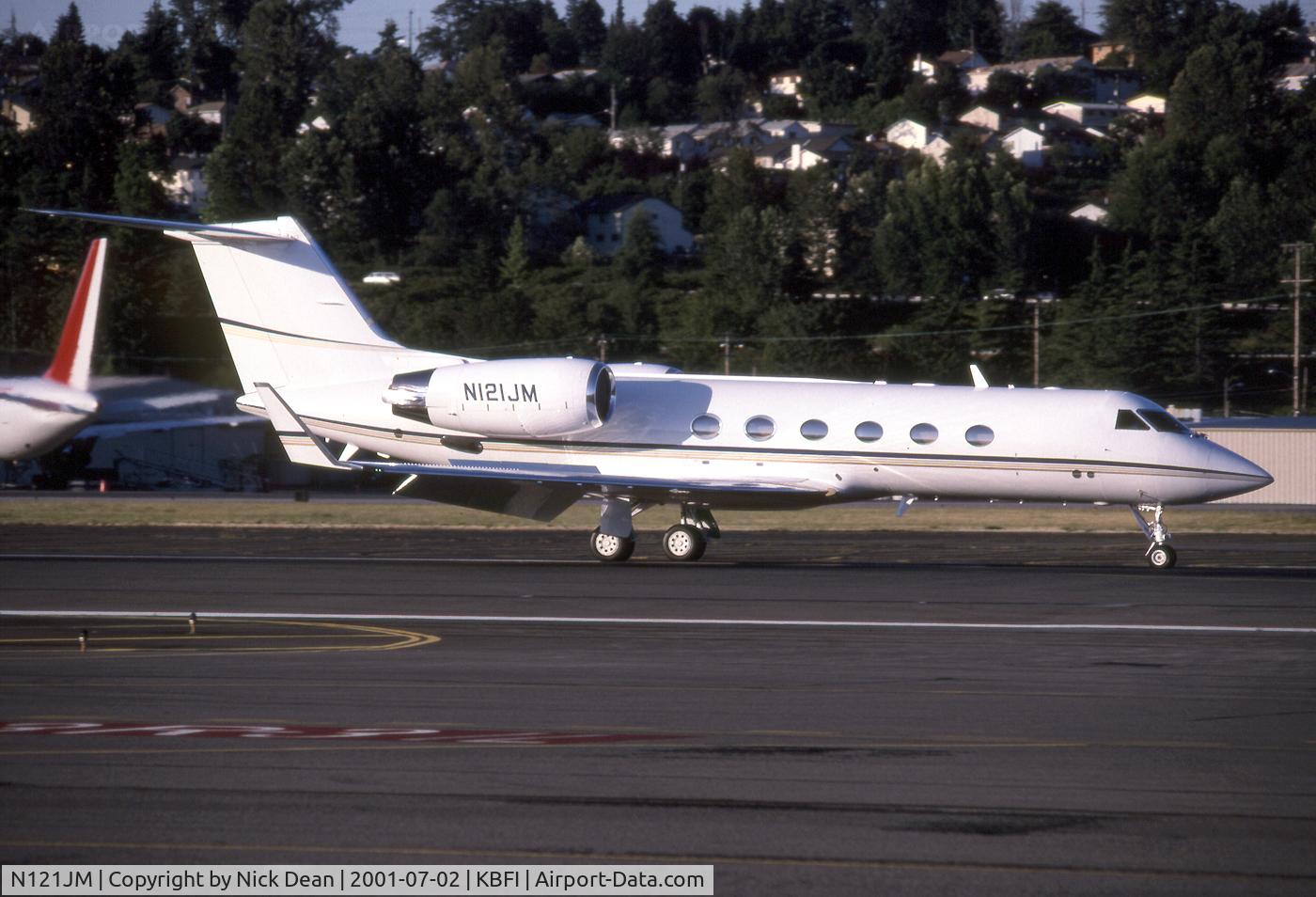 N121JM, 2000 Gulfstream Aerospace G-IV C/N 1399, KBFI