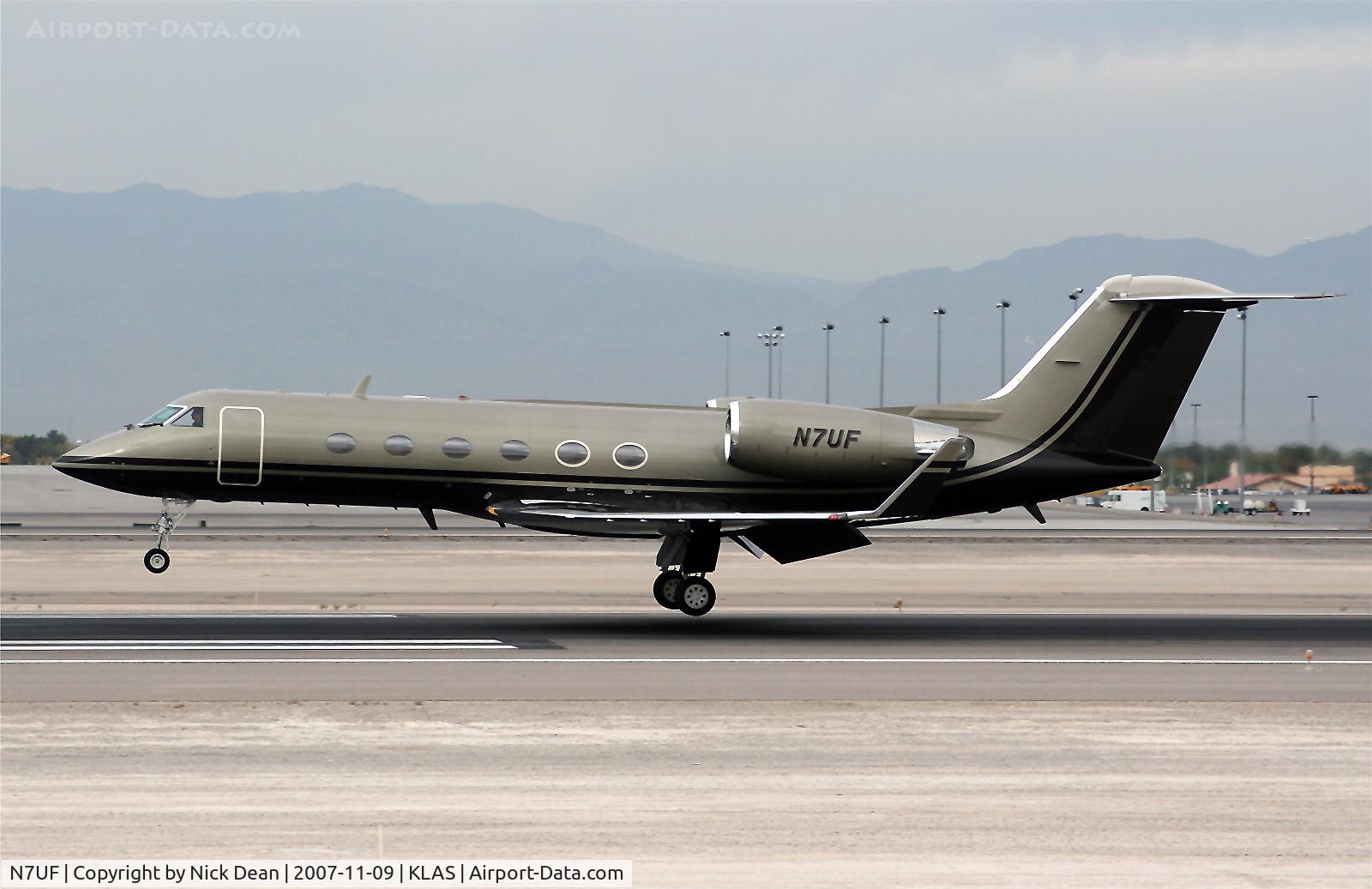 N7UF, 2000 Gulfstream Aerospace G-IV C/N 1422, KLAS