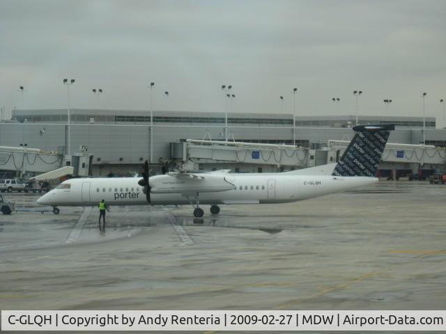 C-GLQH, 2008 De Havilland Canada DHC-8-402Q Dash 8 C/N 4225, Gloomy day at Midway