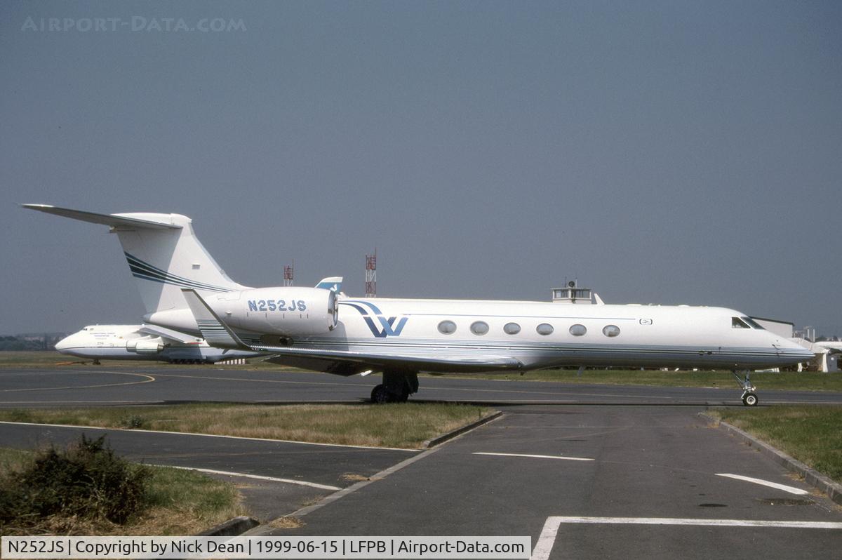 N252JS, 1997 Gulfstream Aerospace Gulfstream V C/N 525, Paris Le Bourget