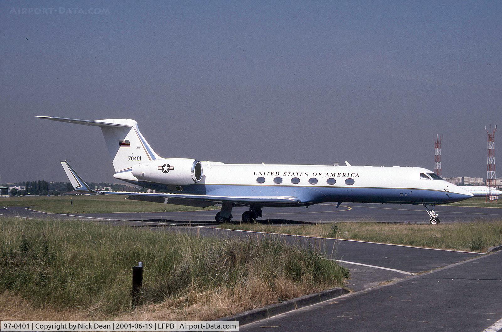 97-0401, 1997 Gulfstream Aerospace C-37A (Gulfstream V) C/N 542, Paris Le Bourget