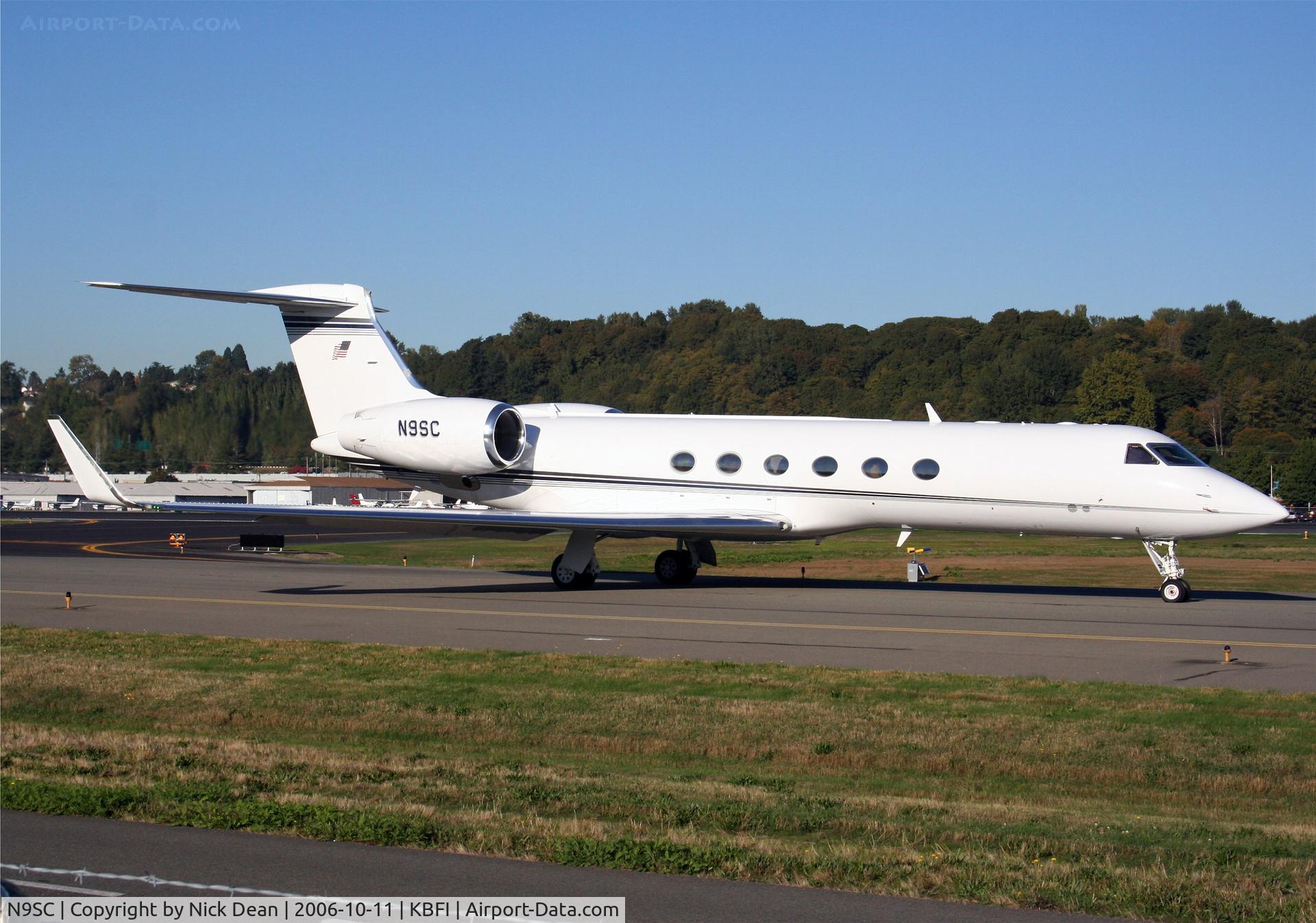 N9SC, 1998 Gulfstream Aerospace G-V C/N 552, KBFI