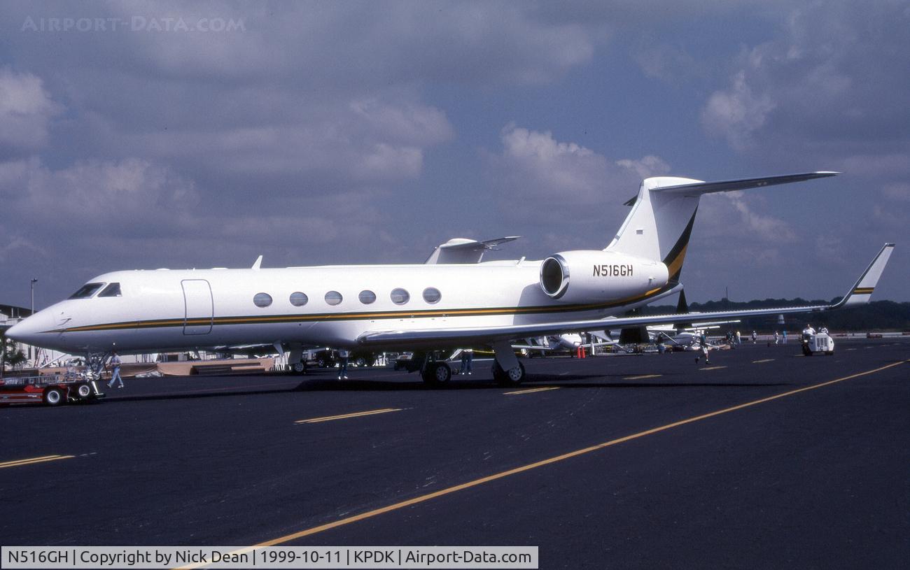 N516GH, 1998 Gulfstream Aerospace G-V C/N 553, KPDK