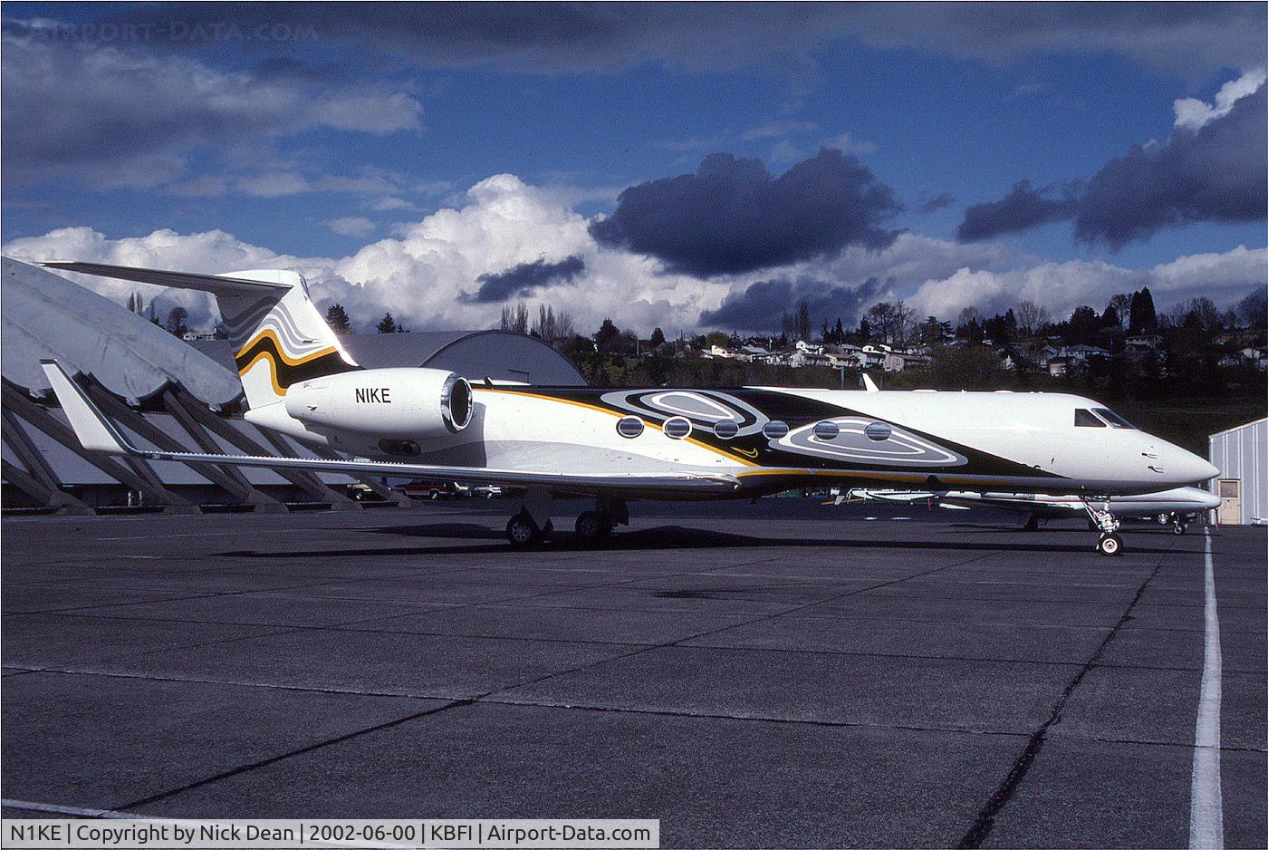N1KE, 1999 Gulfstream Aerospace G-V C/N 574, KBFI