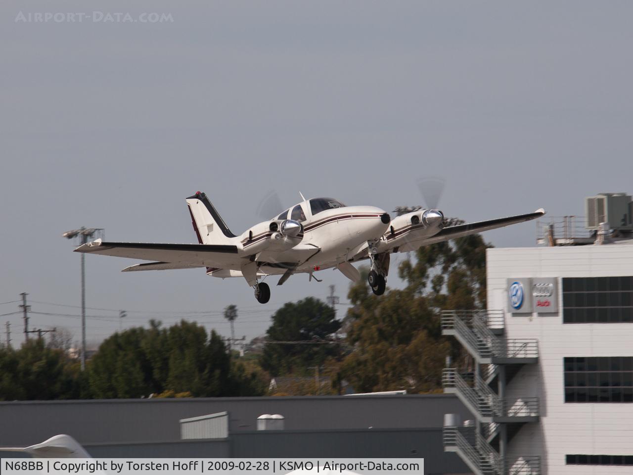 N68BB, 1981 Beech 58P Baron C/N TJ-317, N68BB departing from RWY 03
