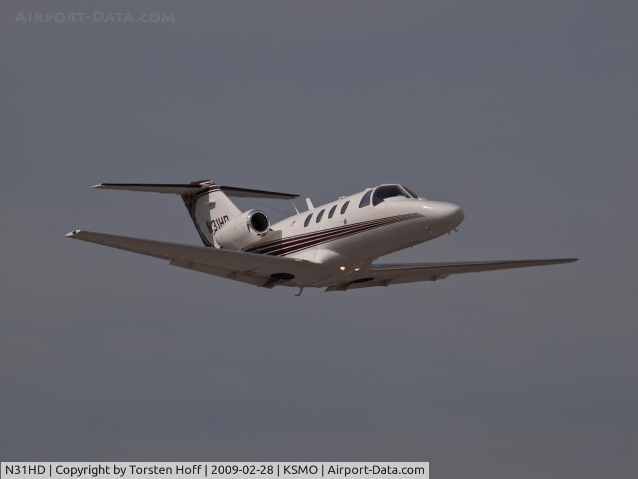 N31HD, 1998 Cessna 525 CitationJet CJ1 C/N 525-0261, N31HD departing from RWY 03