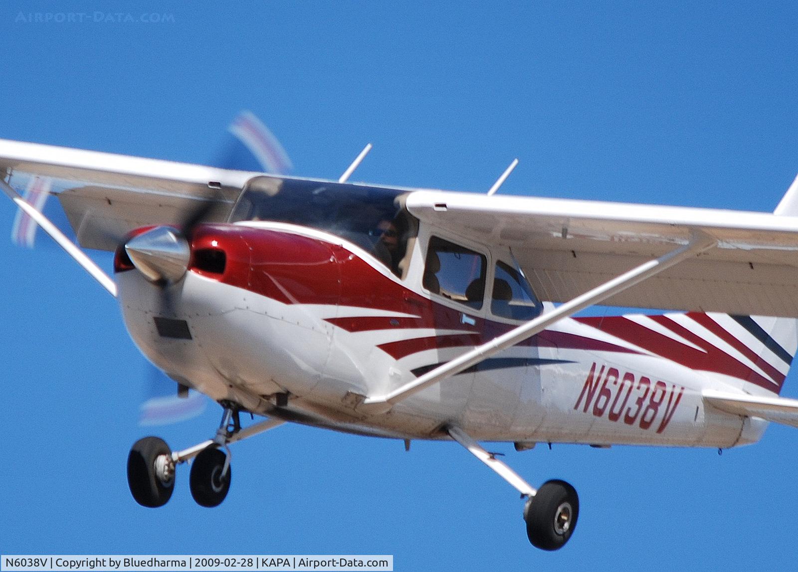N6038V, 2006 Cessna 182T Skylane C/N 18281832, On final approach to 17L.