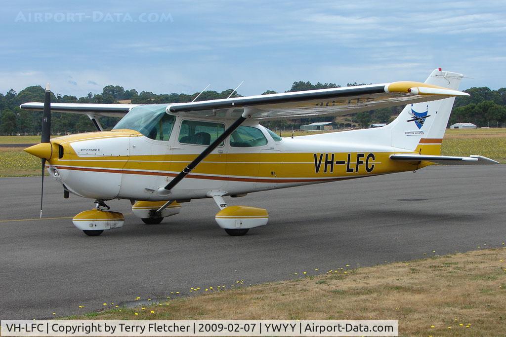 VH-LFC, Cessna C172N SkyHawk C/N 17269942, Cessna 172N at Burnie, Tasmania