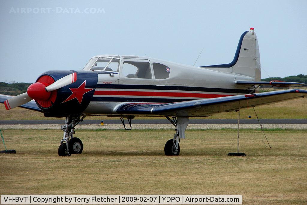 VH-BVT, Yakovlev Yak-18T C/N 22202040114, Yak 18T at Devonport