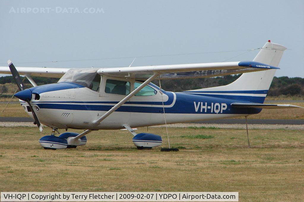 VH-IQP, 1976 Cessna 182P Skylane C/N 18264987, Cessna 182P at Devonport