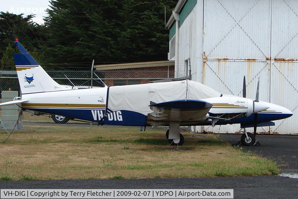 VH-DIG, 1977 Piper PA-34-200T C/N 34-7870053, Piper Pa-34 at Devonport