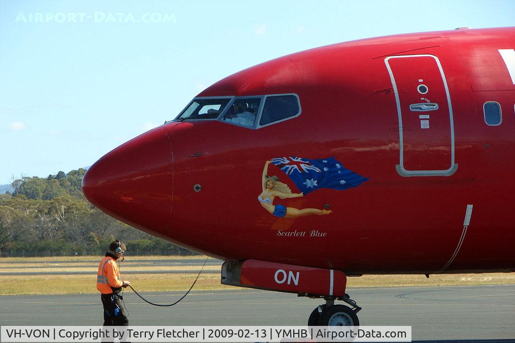 VH-VON, 2003 Boeing 737-8FE C/N 33795, Virgin Blue B737 about to depart Hobart