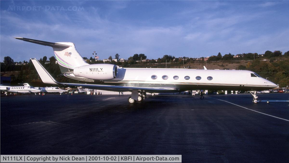 N111LX, 2000 Gulfstream Aerospace Gulfstream V C/N 608, KBFI