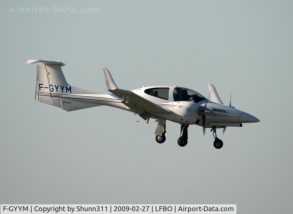 F-GYYM, Diamond DA-42 Twin Star C/N 42.019, Landing rwy 32R