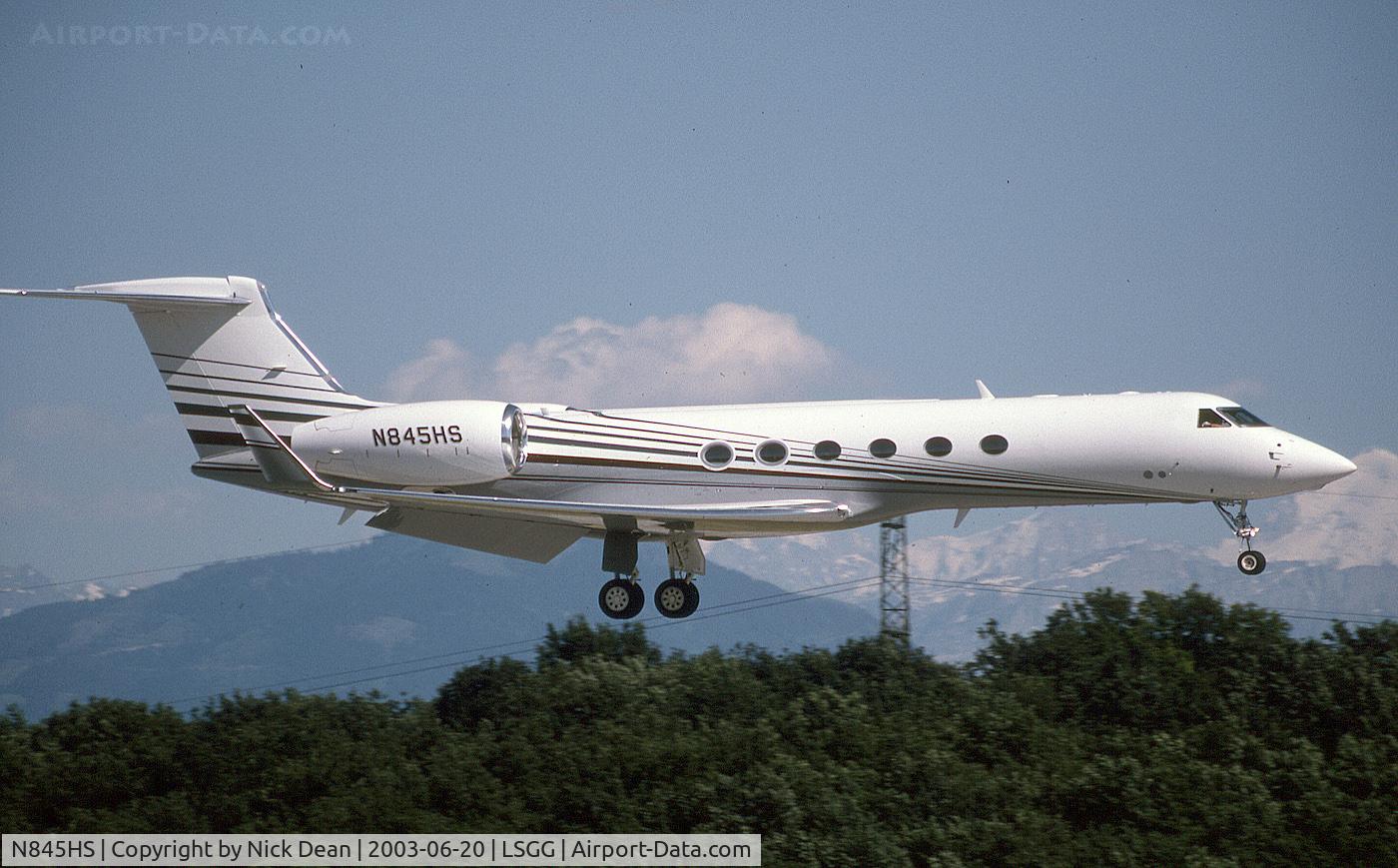N845HS, 2001 Gulfstream Aerospace Gulfstream V C/N 665, LSGG