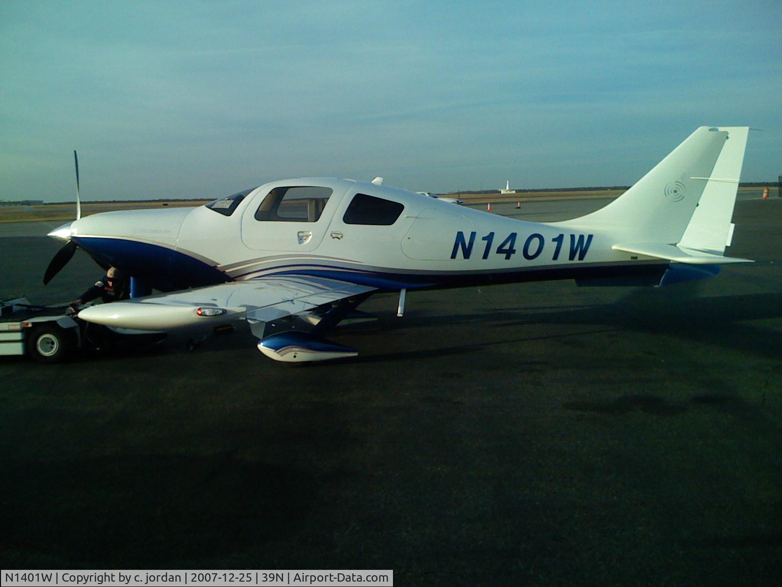 N1401W, 2007 Columbia Aircraft Mfg LC41-550FG C/N 41644, at home base 39N