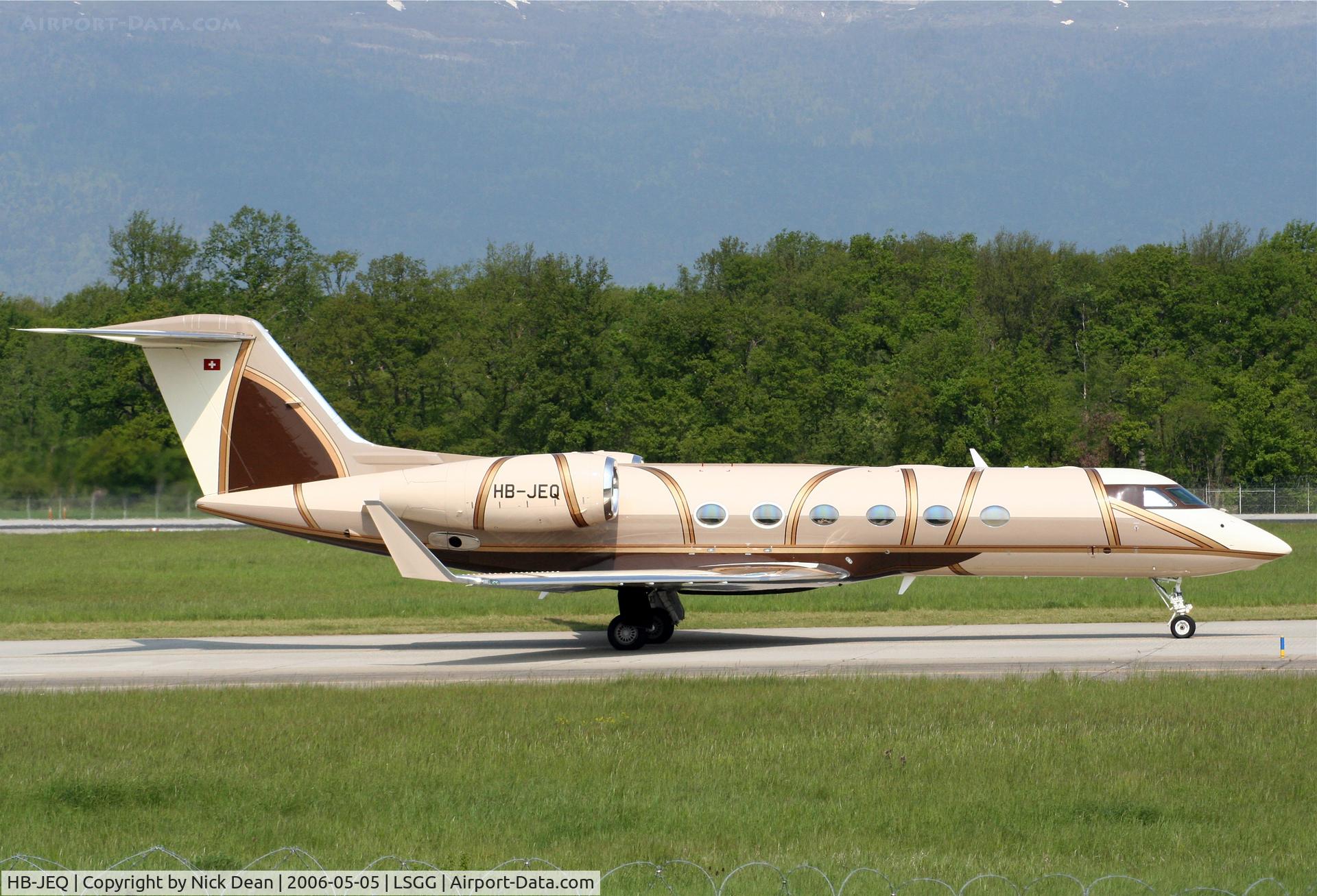 HB-JEQ, 2005 Gulfstream Aerospace GIV-X (G450) C/N 4027, LSGG