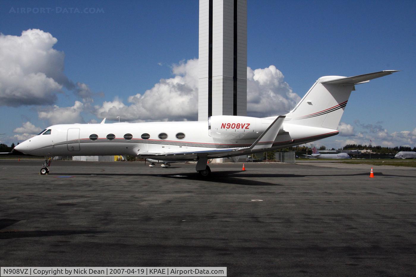 N908VZ, 2006 Gulfstream Aerospace GIV-X (G450) C/N 4051, KPAE