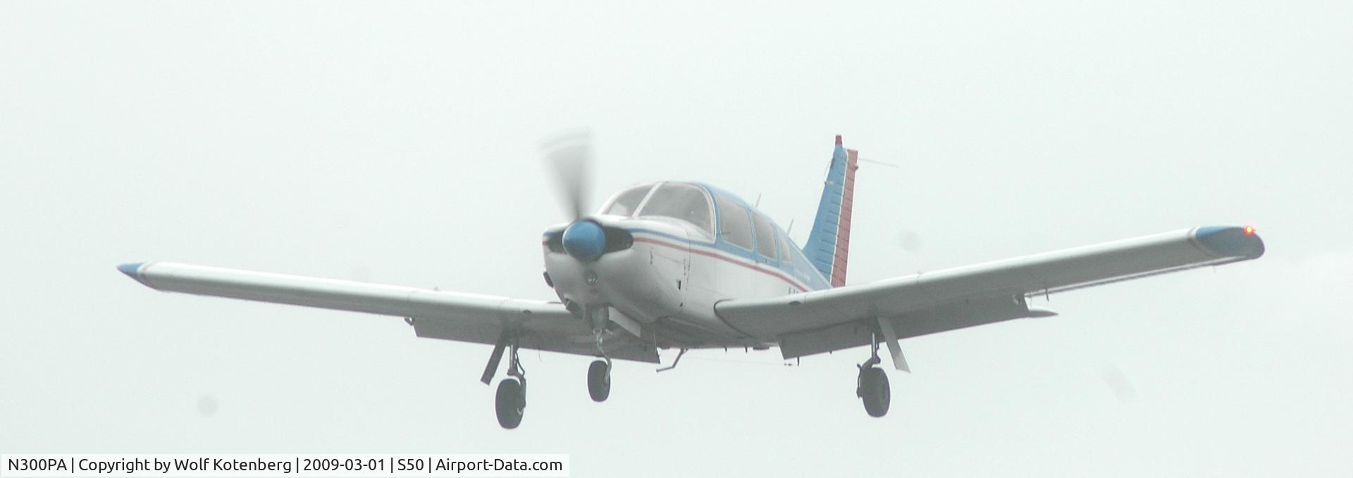 N300PA, 1974 Piper PA-28R-200 Cherokee Arrow C/N 28R-7435206, flying, on final
