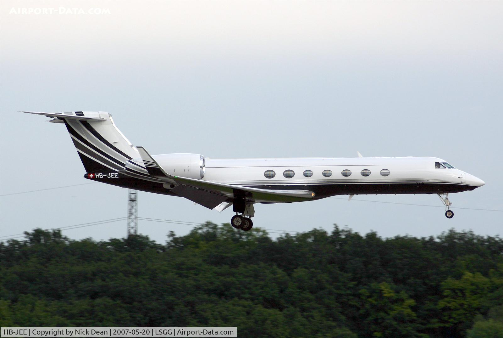 HB-JEE, 2003 Gulfstream Aerospace GV-SP (G550) C/N 5025, LSGG