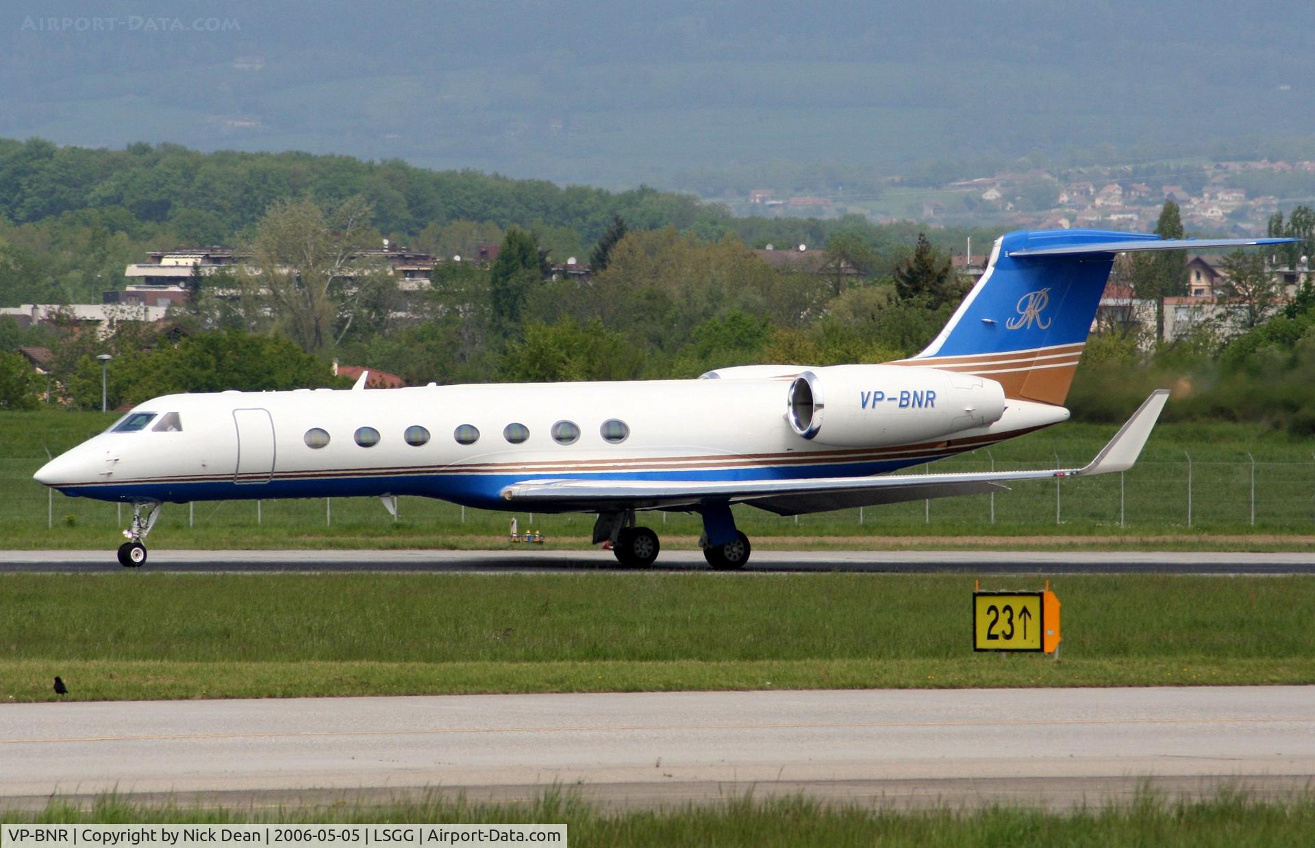 VP-BNR, 2004 Gulfstream Aerospace GV-SP (G550) C/N 5033, LSGG