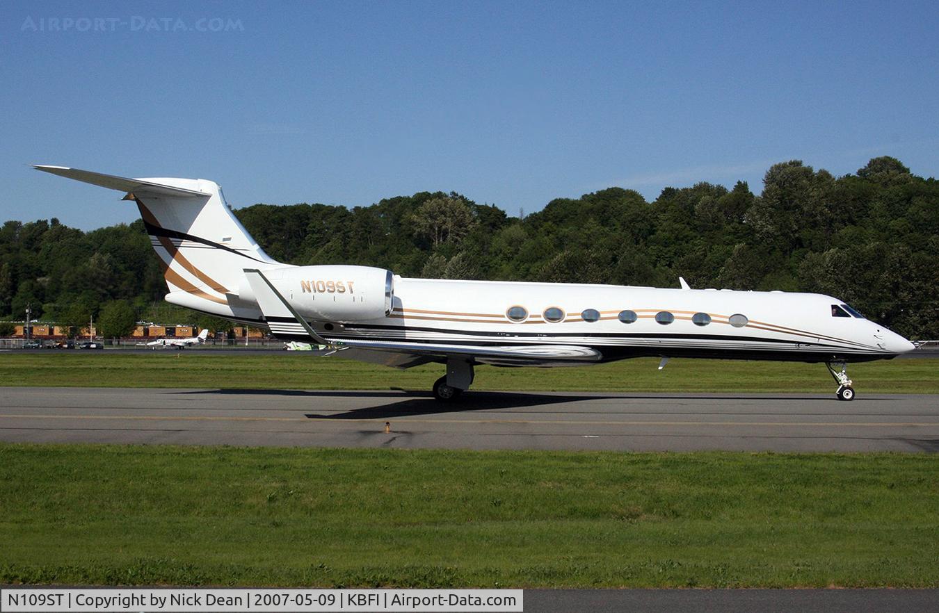 N109ST, 2004 Gulfstream Aerospace GV-SP (G550) C/N 5049, KBFI