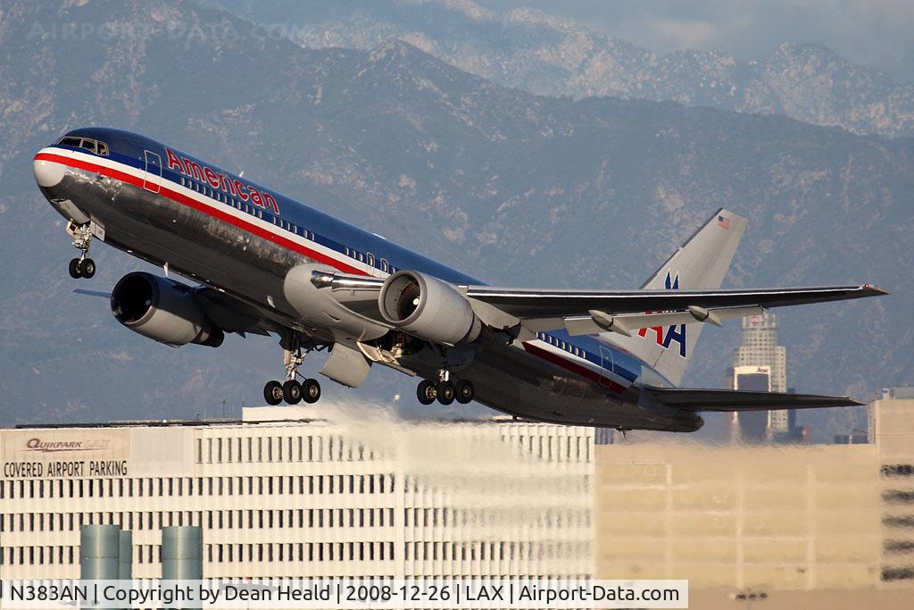 N383AN, 1993 Boeing 767-323 C/N 26995, American Airlines N383AN (FLT AAL283) climbing out from RWY 25R enroute to Honolulu Int'l (PHNL).