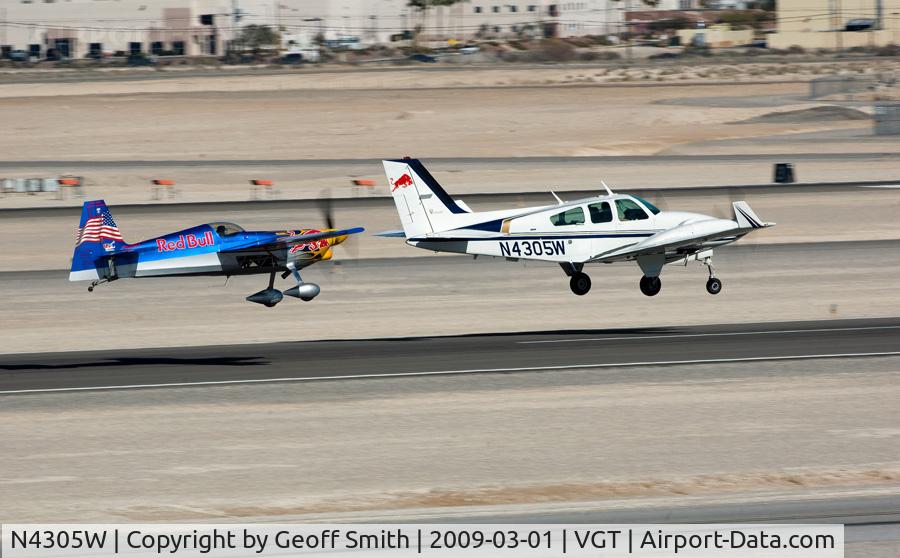N4305W, 1974 Beech E-55 Baron C/N TE-967, Red Bull Flight of Two