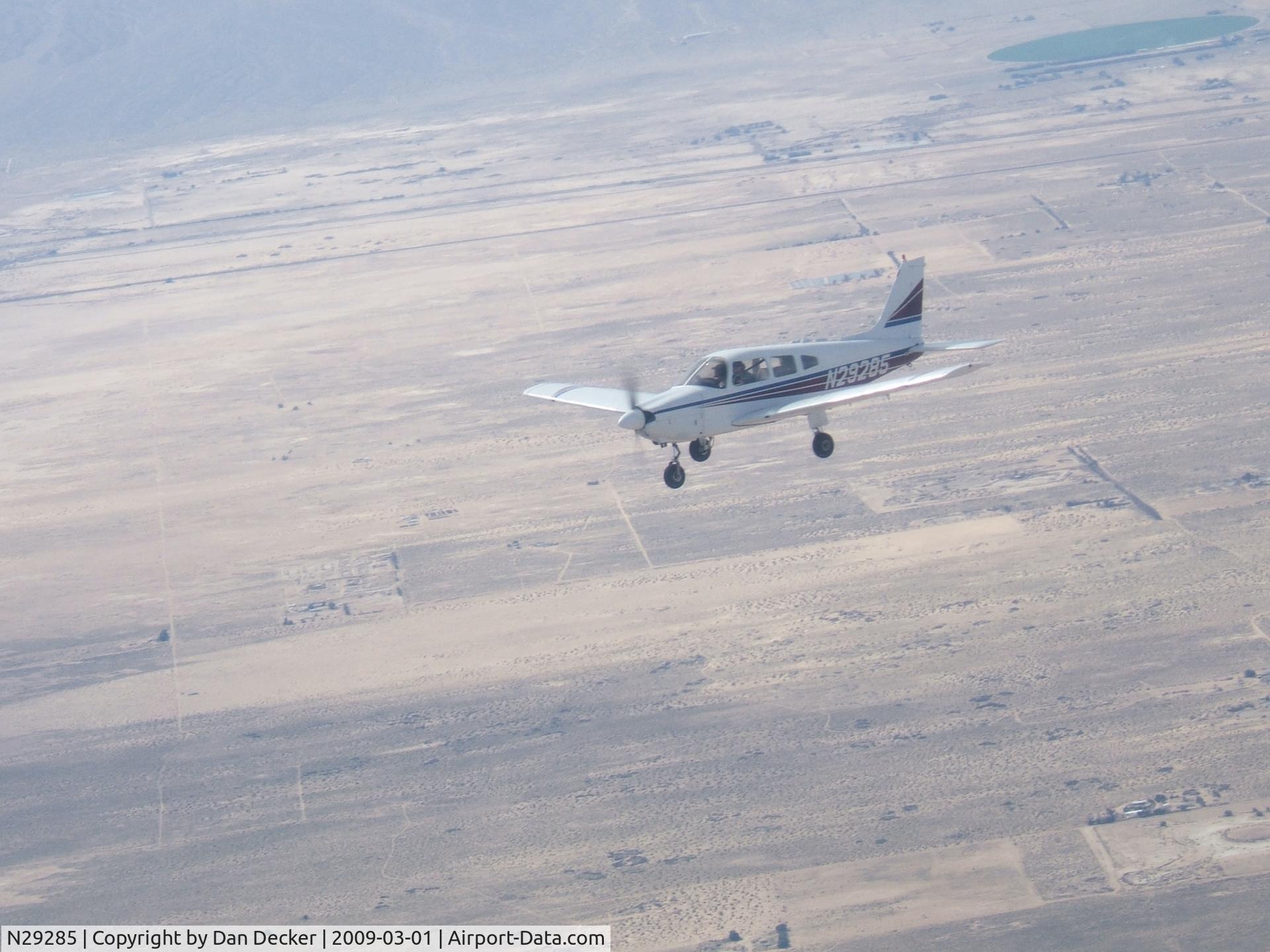 N29285, 1979 Piper PA-28-181 C/N 28-7990446, Over Barstow, Ca