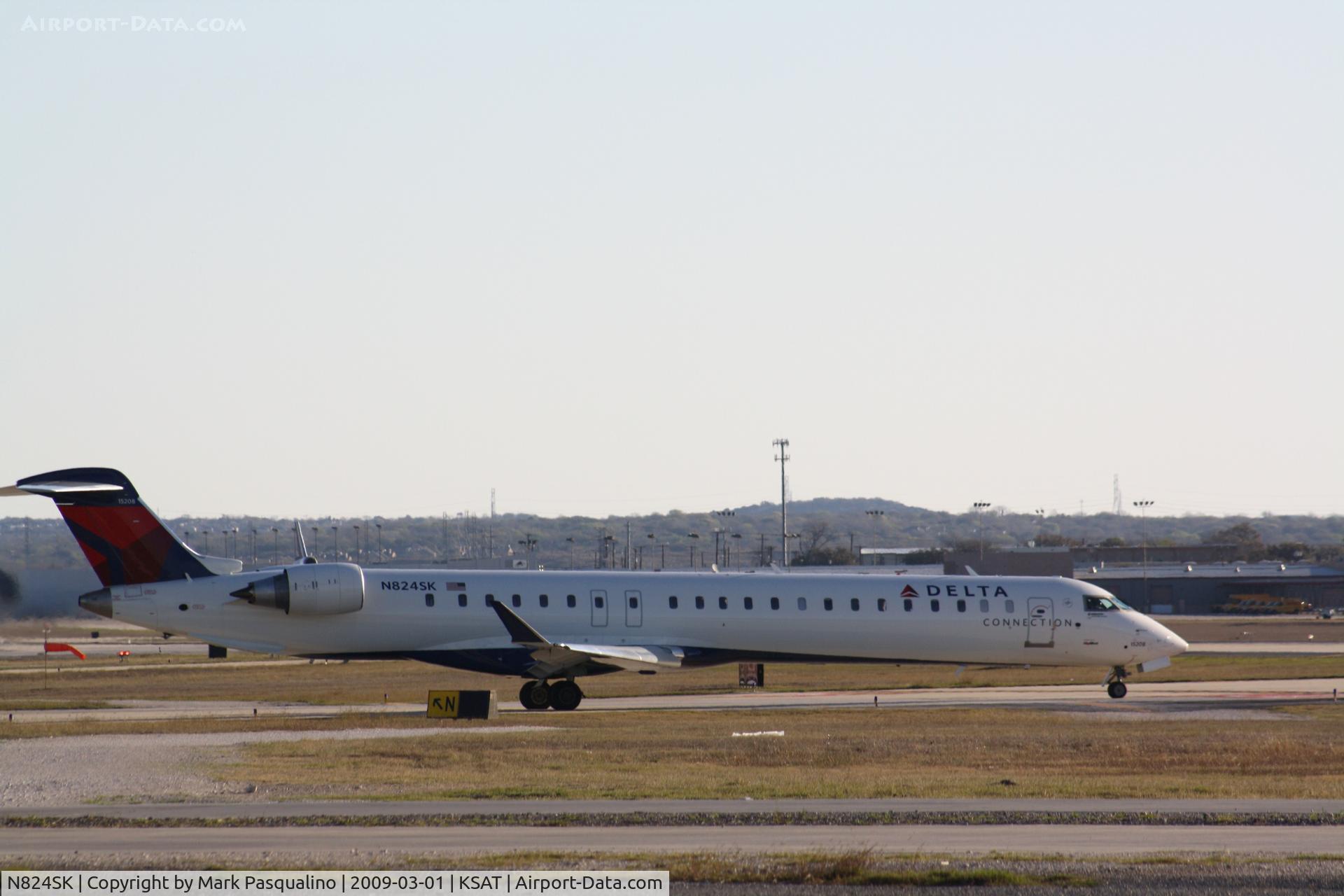 N824SK, 2008 Bombardier CRJ-900ER (CL-600-2D24) C/N 15208, CL600-2D24