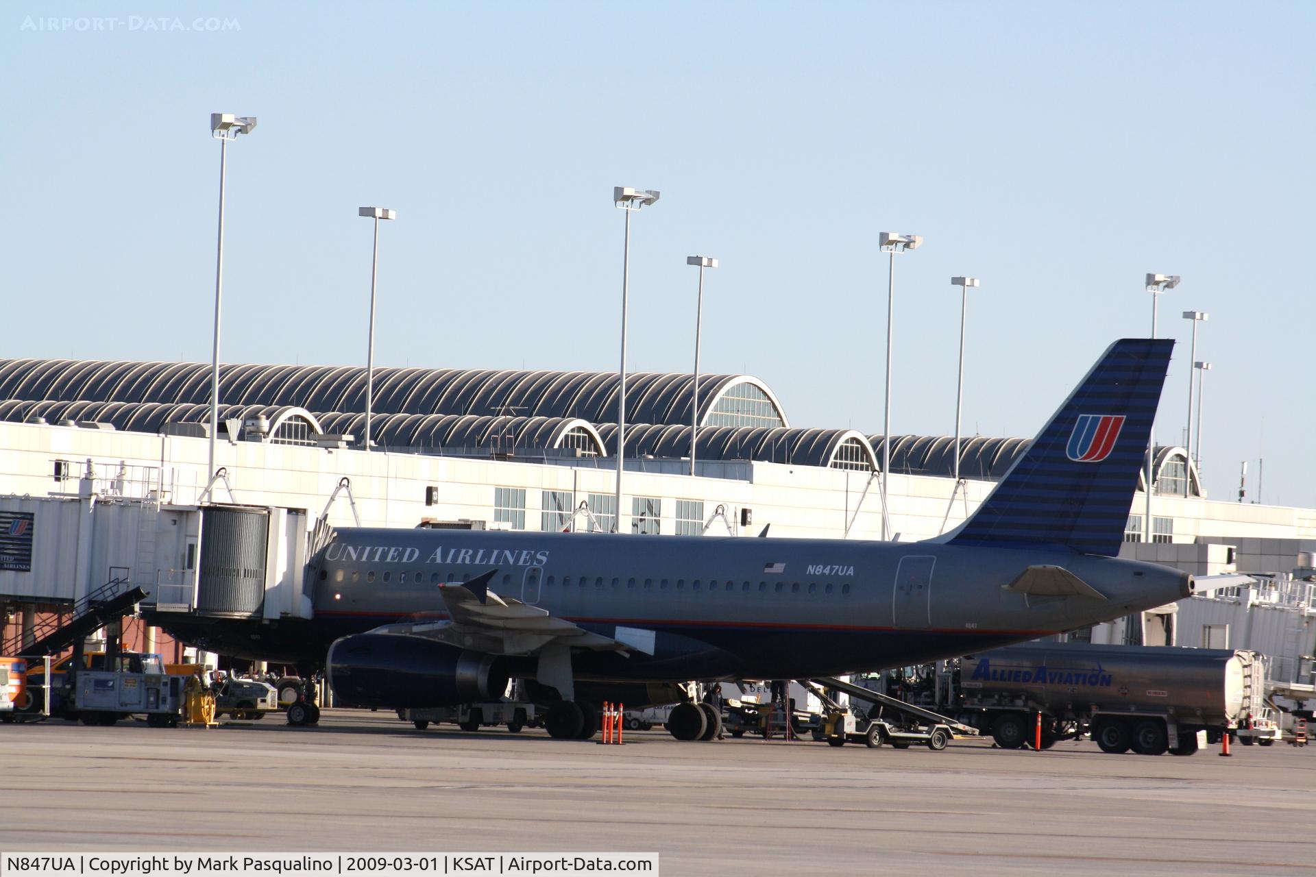 N847UA, 2001 Airbus A319-131 C/N 1627, Airbus A319