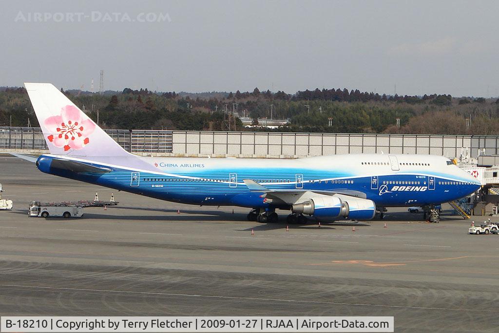 B-18210, 2004 Boeing 747-409 C/N 33734, China Airlines B747 wears Boeing House colours