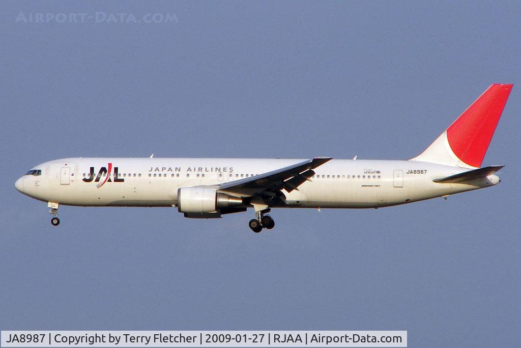 JA8987, Boeing 767-346 C/N 28553, JAL B767 on approach to Narita