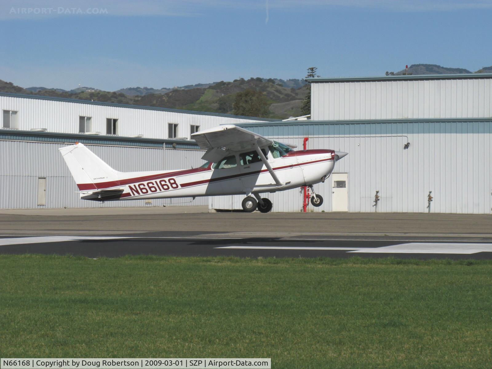 N66168, 1983 Cessna 172P C/N 17275974, 1983 Cessna 172P SKYHAWK II, Lycoming O-320-D2J 160 Hp, landing Rwy 04