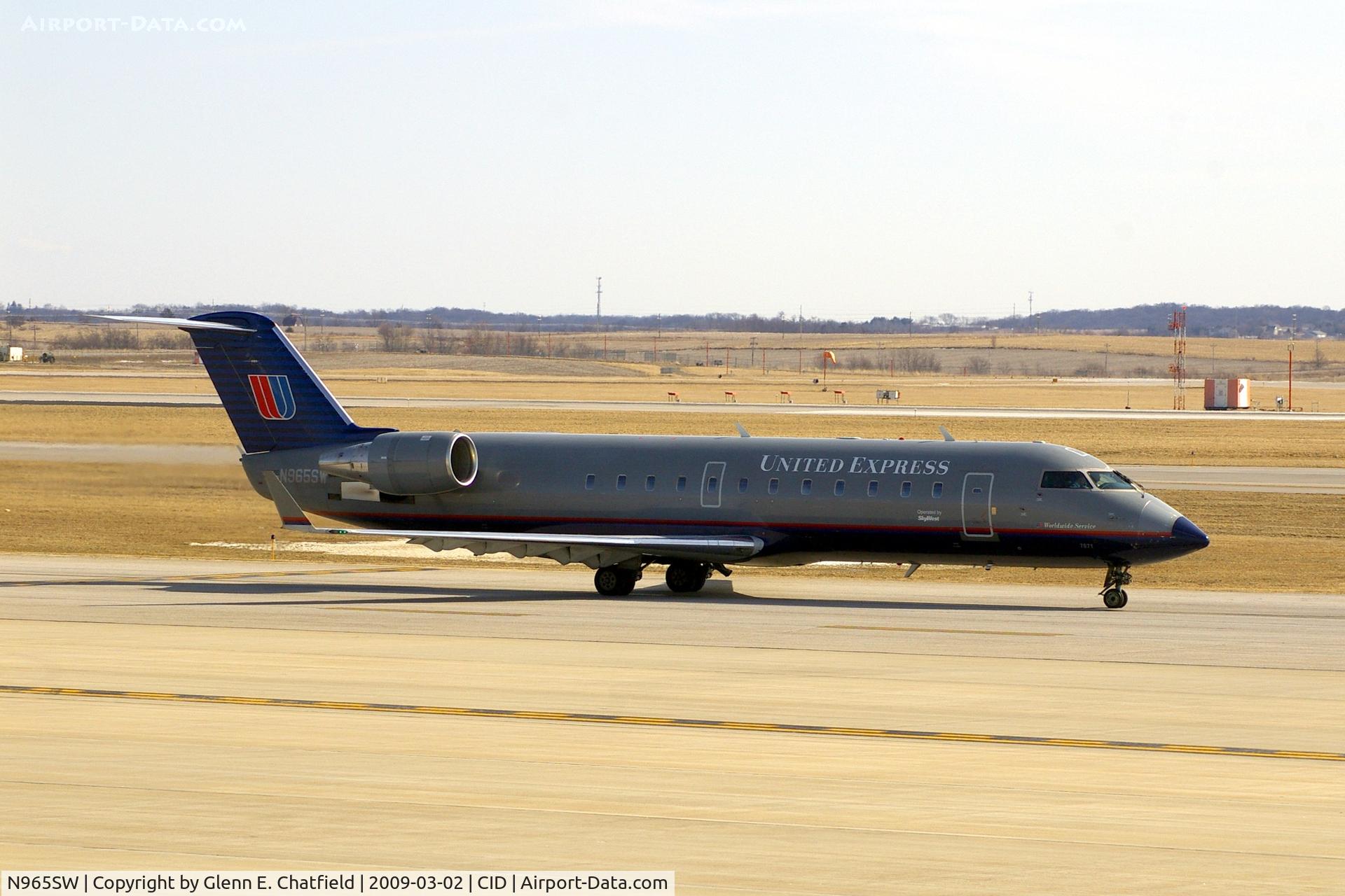 N965SW, 2003 Bombardier CRJ-200ER (CL-600-2B19) C/N 7871, Taxiing to runway 9 for departure