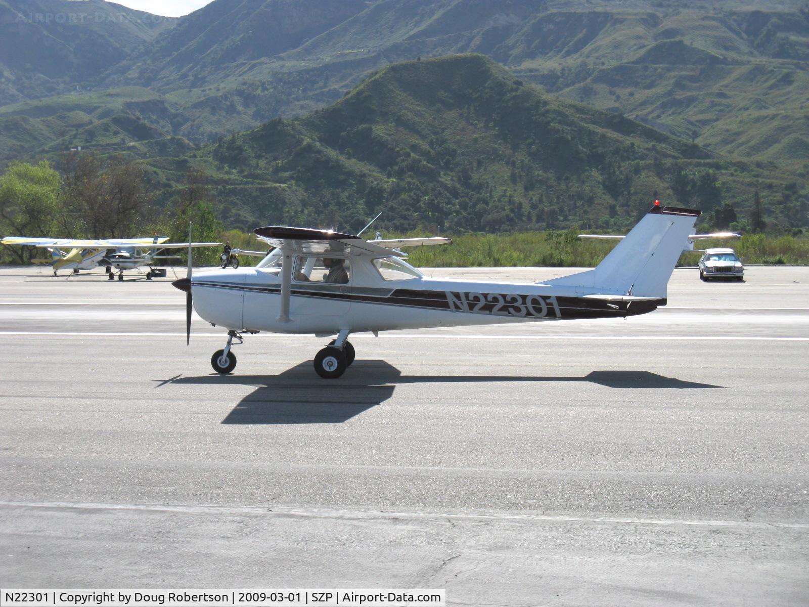 N22301, 1968 Cessna 150H C/N 15068202, 1968 Cessna 150H Continental O-200 100 Hp, taxi