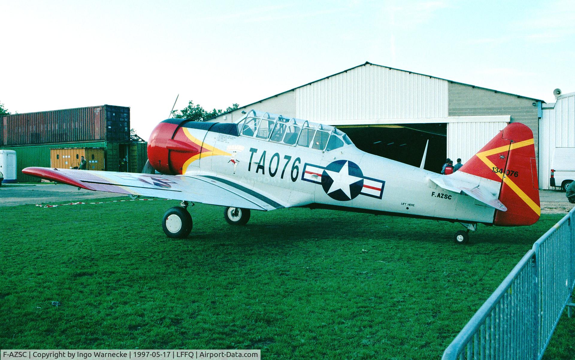 F-AZSC, North American AT-6D Texan C/N 88-15943 (41-34672), North American T-6D Texan at the Meeting Aerien 1997, La-Ferte-Alais, Cerny
