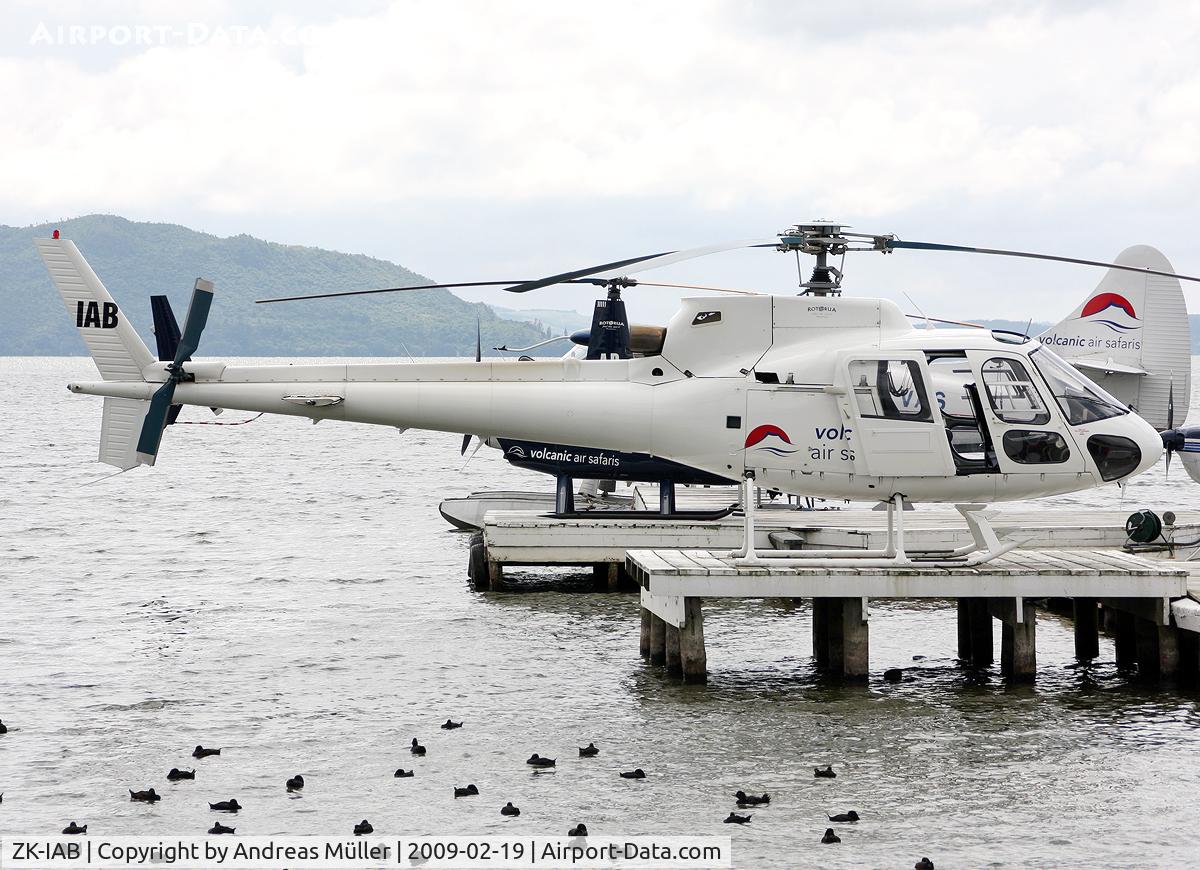 ZK-IAB, 1984 Aerospatiale AS-350B Écureuil C/N 1785, At Lake Rotorua