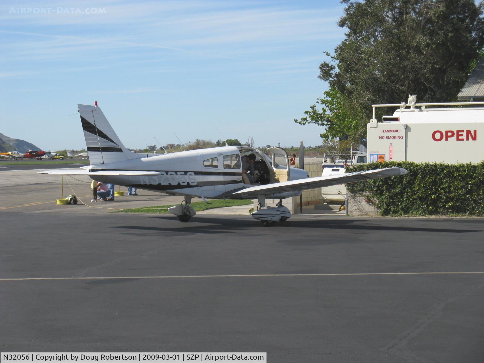 N32056, 1974 Piper PA-28-151 Cherokee Warrior C/N 28-7515056, 1975 Piper PA-28-151 WARRIOR, Lycoming O-320-E3D 150 Hp, refueling