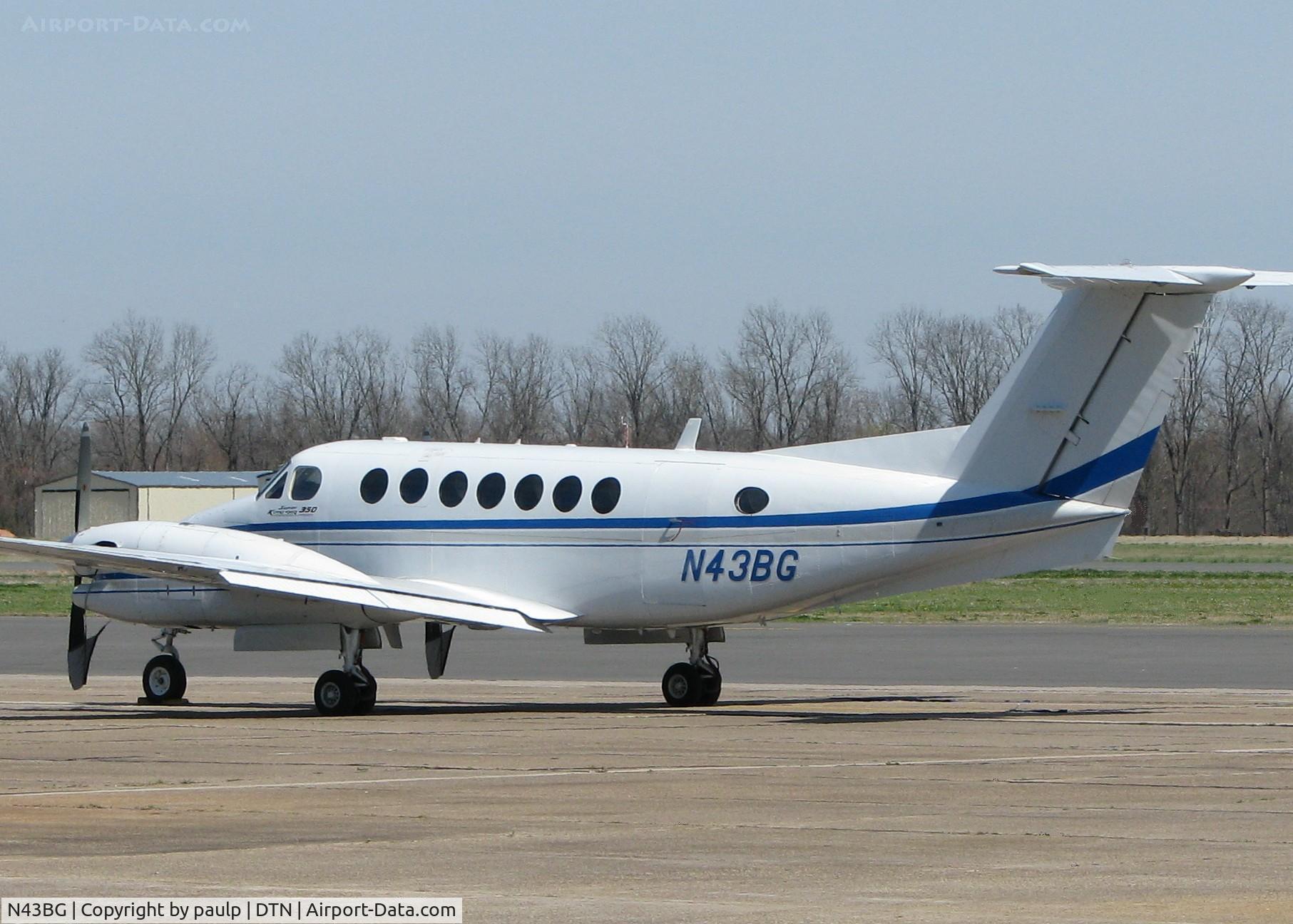 N43BG, 1994 Beech B300 King Air C/N FL-117, Parked at the Shreveport Downtown Airport.
