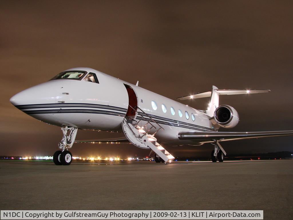 N1DC, 2001 Gulfstream Aerospace G-V C/N 651, Night Cowboys