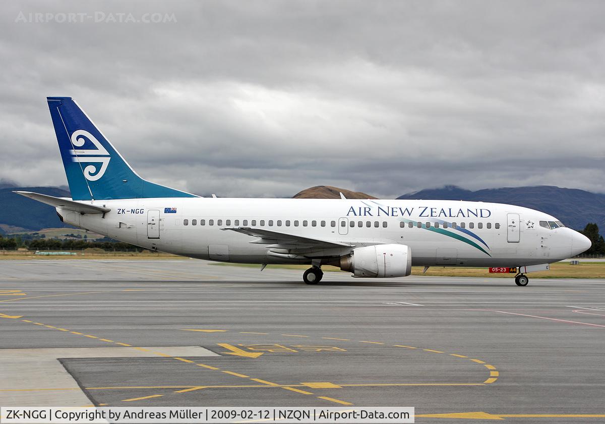 ZK-NGG, 1999 Boeing 737-319 C/N 25606, Just landed.