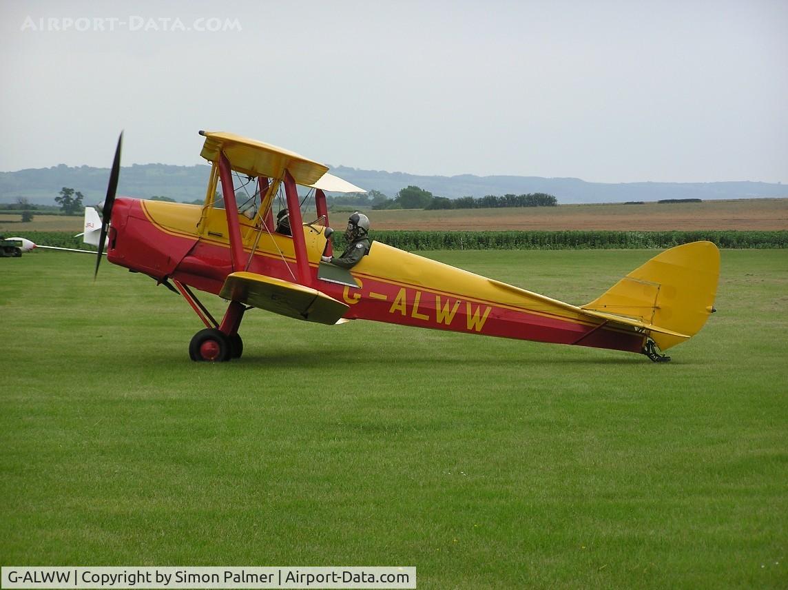 G-ALWW, 1943 De Havilland DH-82A Tiger Moth II C/N 86366, Tiger Moth based at Bickmarsh