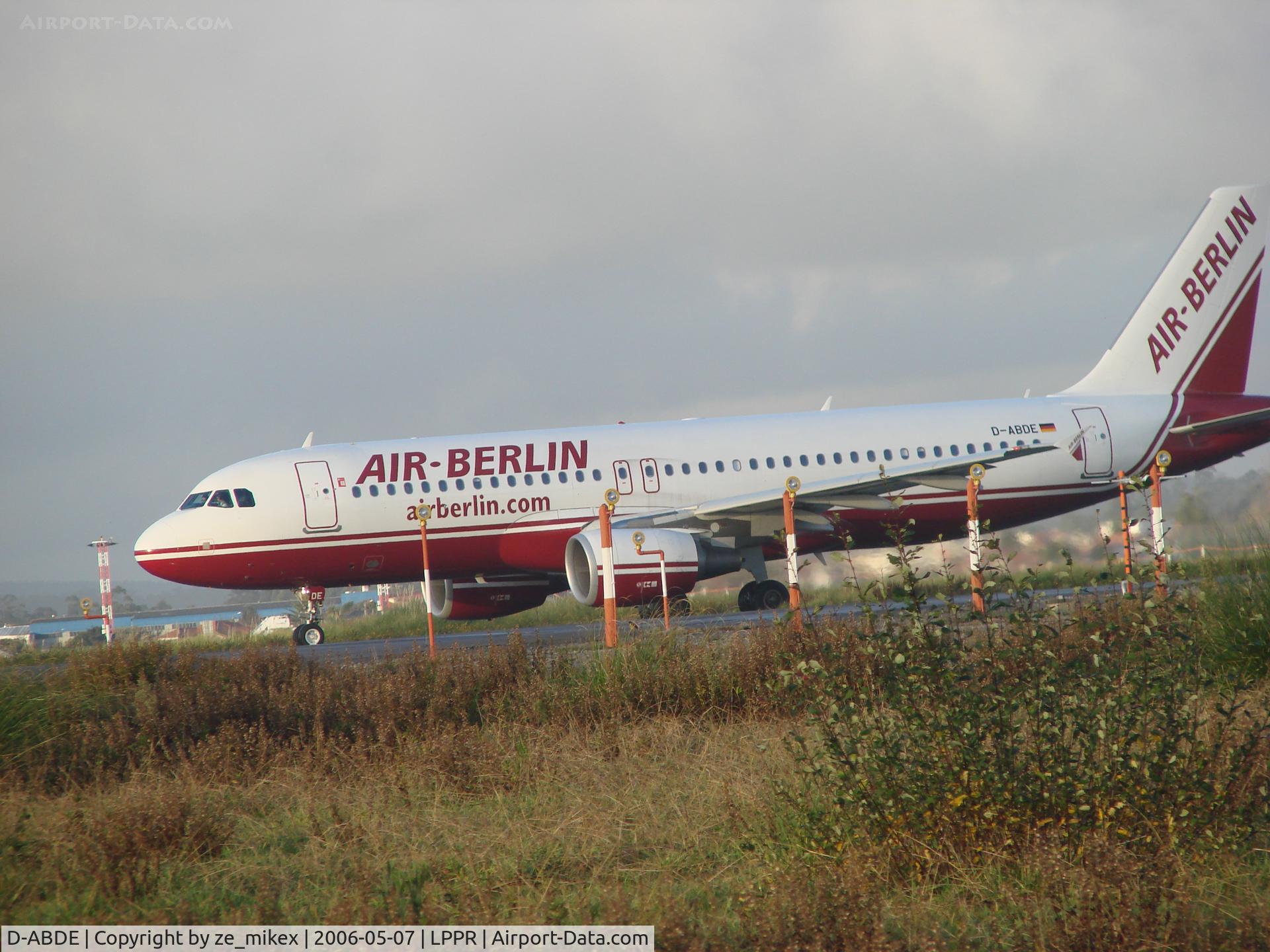 D-ABDE, 2006 Airbus A320-214 C/N 2696, An airbus, from airberlin airways, at LPPR porto Portugal