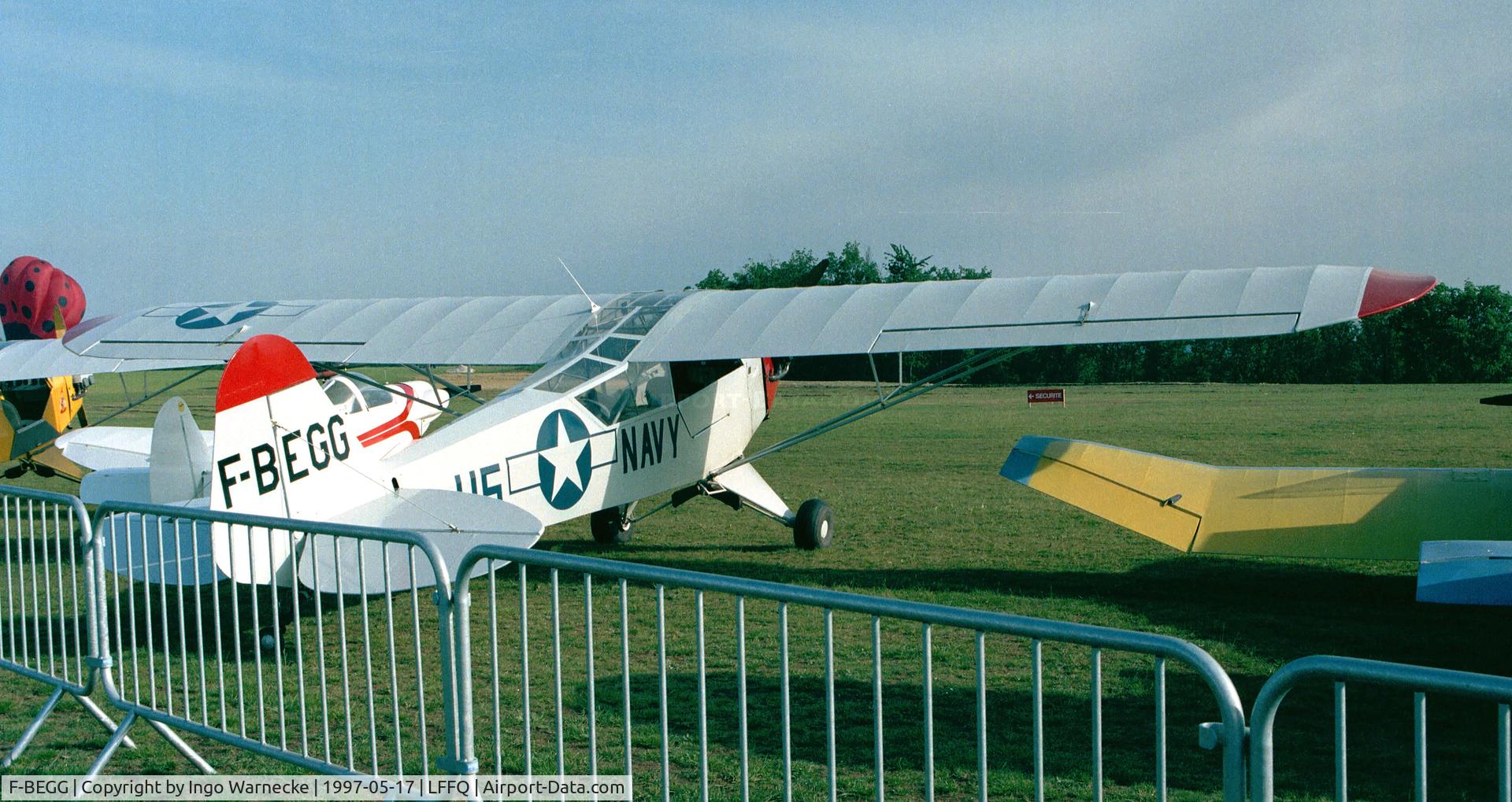 F-BEGG, 1944 Piper L-4J Grasshopper (J3C-65D) C/N 12886, Piper J3 Cub at the Meeting Aerien 1997, La-Ferte-Alais, Cerny