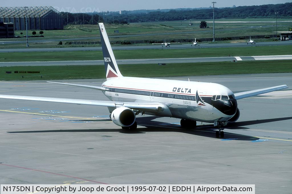 N175DN, 1990 Boeing 767-332 C/N 24803, visitor to Hamburg